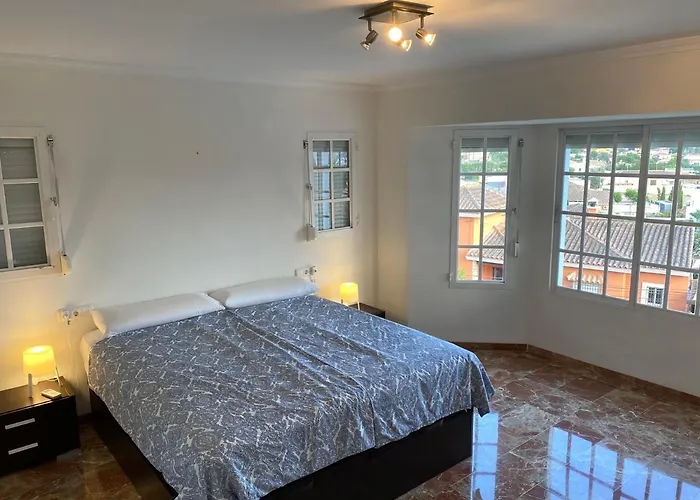 Villa With A Big Garden And Heated Pool