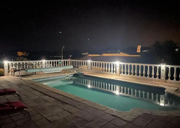 Villa In Alcaucin