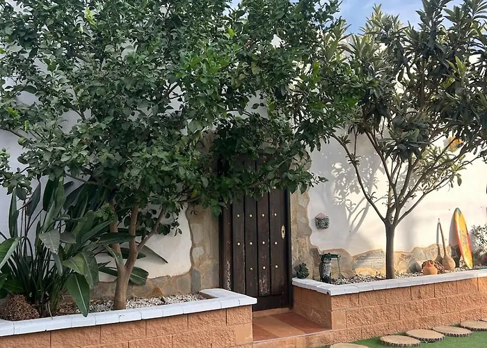 Villa FAMARA CASA EN MALAGA CERCA DE PLAYA Y AEROPUERTO HASTA 10 PERSONAS CON PISCINA PRIVADA